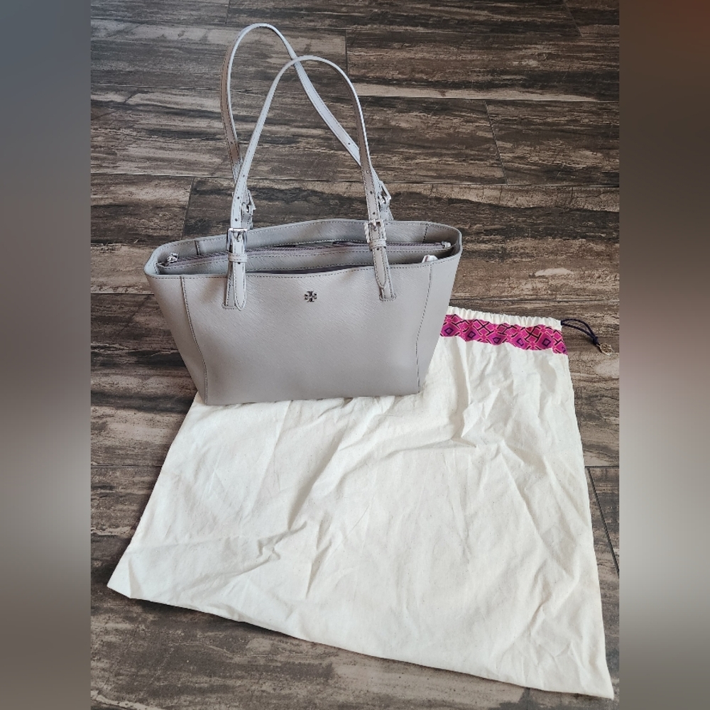 Tory Burch Light Grey Saffiano Leather Tote Bag - Picture 10 of 12